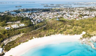 Scientists baffled by giant structure hidden beneath Bermuda Triangle 'unlike anything else on Earth'