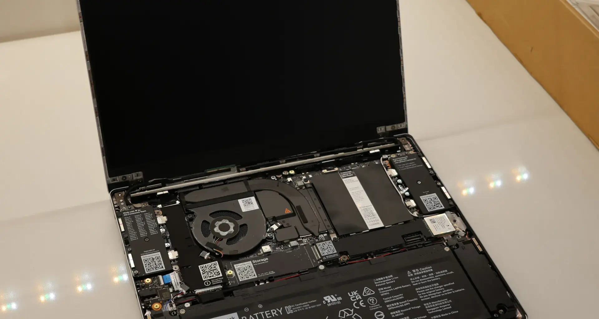 Framework 13 with ambient light sensor support