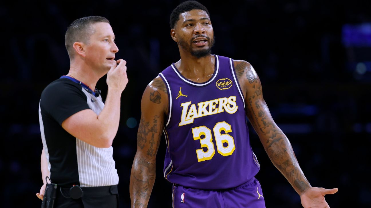 Lakers' Smart fined $35K for obscene gesture toward official