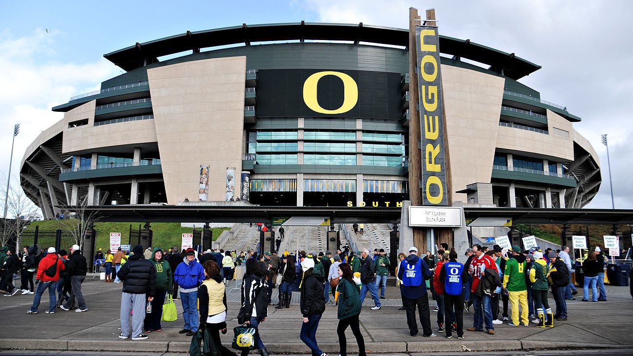 Scenes from the first round of the College Football Playoff