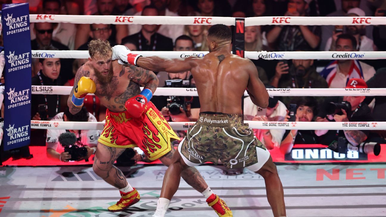 Inside the Paul-Joshua fight, NFL Week 16 and the CFP race in a busy weekend at the sportsbooks