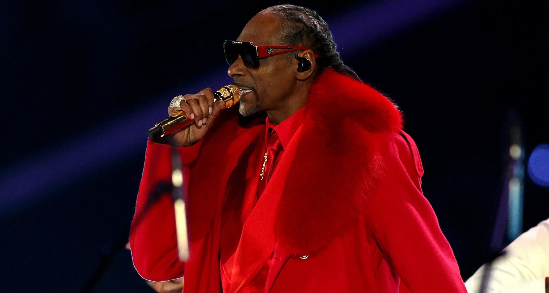 Netflix disaster sparks fan fury during Snoop Dogg's halftime performance