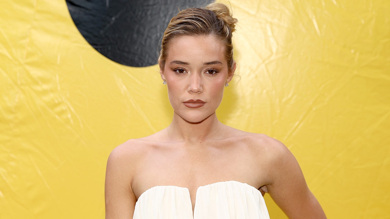 Joe Burrow's rumored girlfriend reflects on 'pretty hard month'