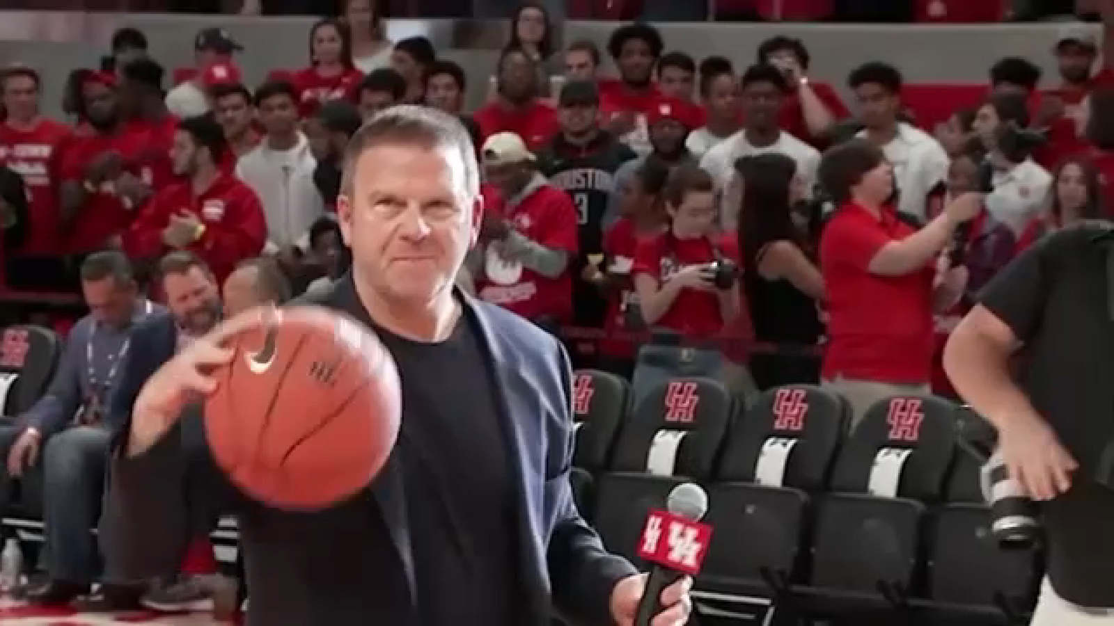 Rockets owners expand talks to buy Connecticut Sun, bring a WBNA franchise back to Houston, sources say