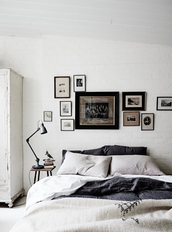 Stylist and decorator Lynda Gardener has developed a timeless look with layers of natural materials such as linen and timber.