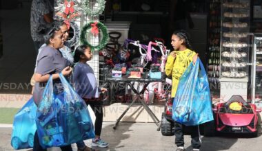 Prices stable but shoppers watch spending – Consumers tighten belts