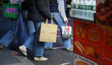 Majority plan to spend less on holiday gifts this year amid broader economic concerns