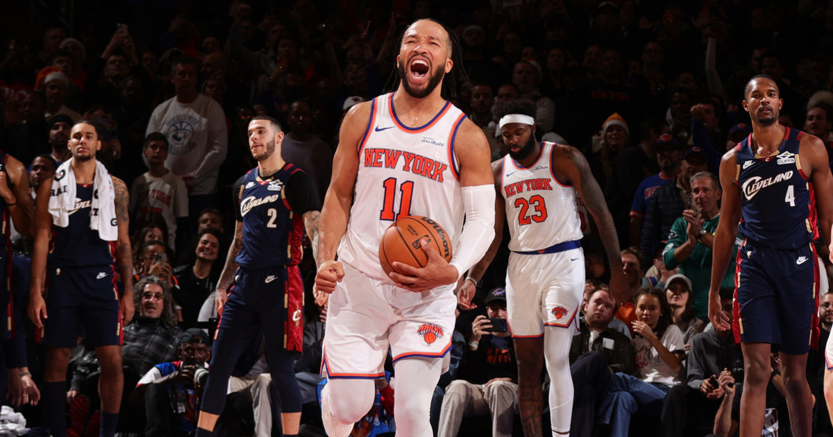 Knicks beat the Cavaliers 126-124 in a Christmas comeback