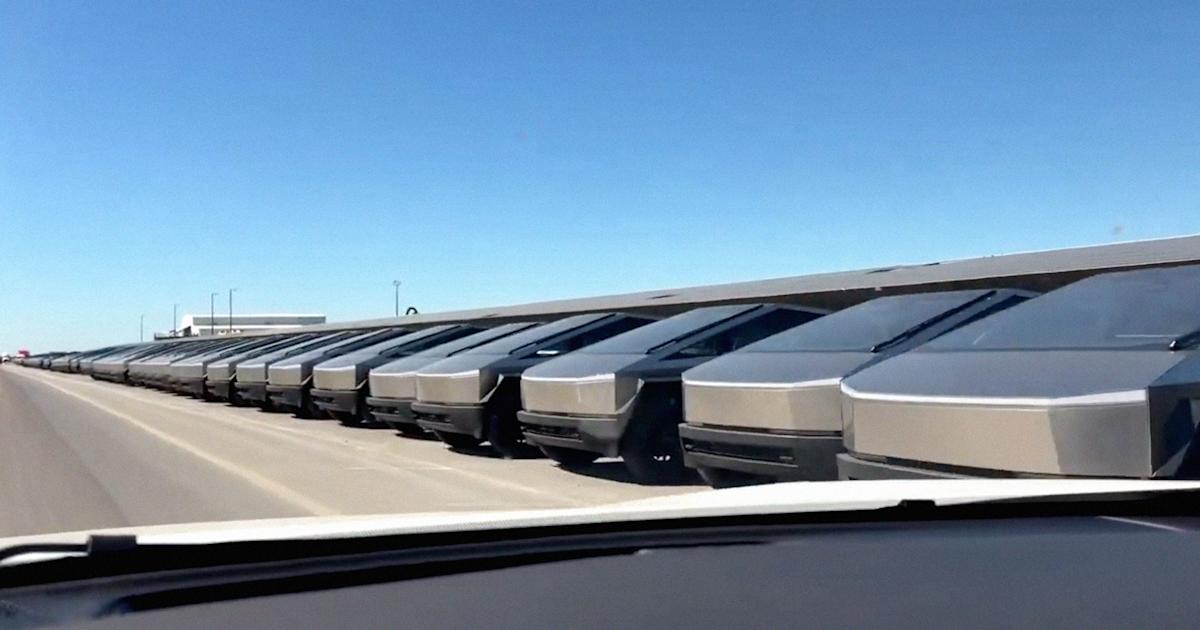 SpaceX Is Buying Up an Unfathomable Number of Cybertrucks