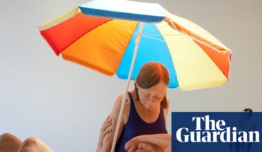 From man babies to giant pregnant women: star sculptor Ron Mueck’s larger than life Sydney exhibition | Art Gallery of New South Wales (AGNSW)