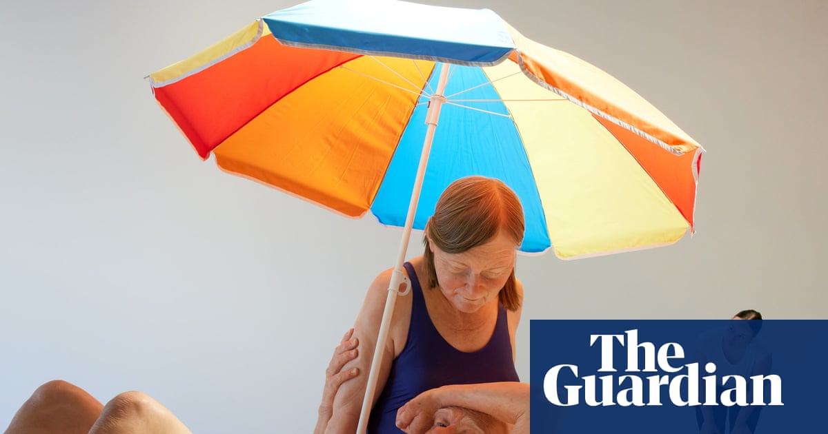 From man babies to giant pregnant women: star sculptor Ron Mueck’s larger than life Sydney exhibition | Art Gallery of New South Wales (AGNSW)
