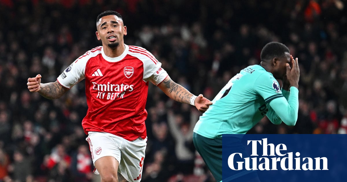Mosquera’s last-gasp own goal hands Arsenal dramatic win against luckless Wolves | Premier League
