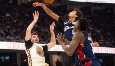 Pat Spencer scores career-high 19 in first NBA start as Warriors beat Cavaliers 99-94