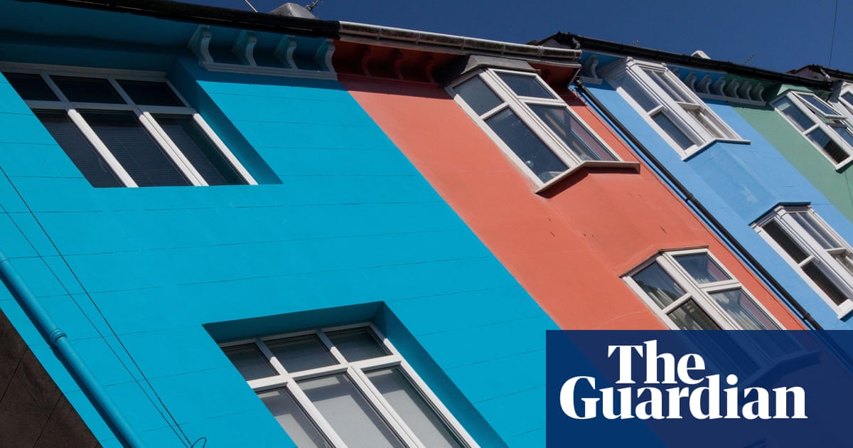 Average mortgage for UK first-time buyer hits record high of £210,800 | Mortgages