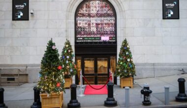 Silver and Gold Prices Rally; Stocks Hold Near Records