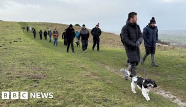 Record-breaking swimmer leads Ivinghoe Beacon mental health walk