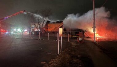 Massive fire erupts at Cluckers in Jeffersonville