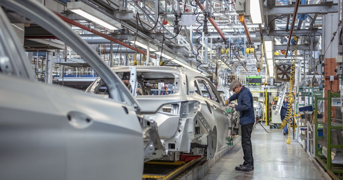 Panic in Germany as car giant collapses – '1,000 jobs at risk'