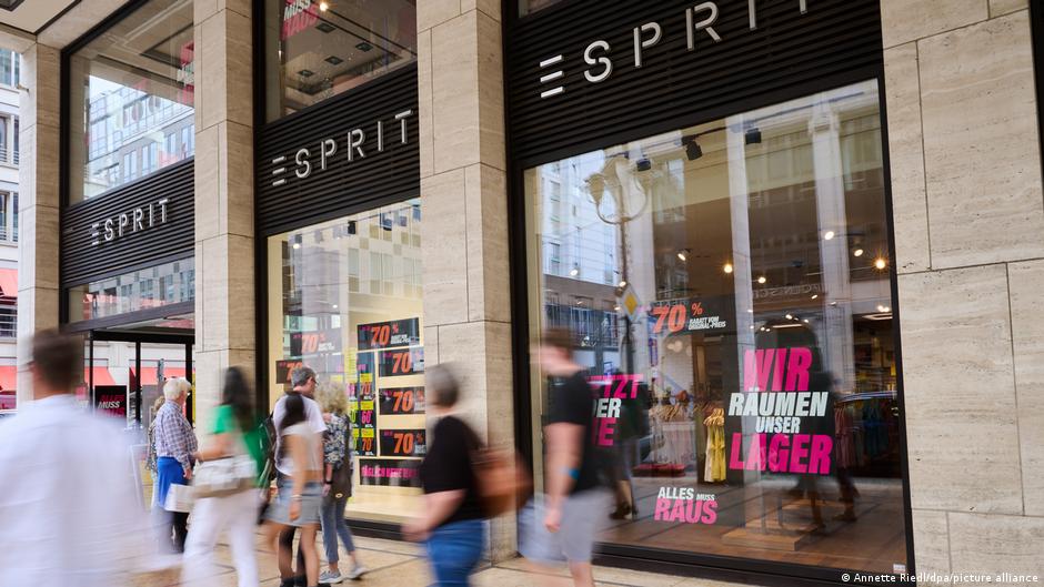 Shop bankruptcies surge across Germany – DW – 12/04/2025