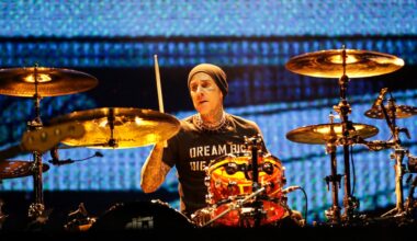 Alabama Barker clarifies dad Travis Barker did not pick out lingerie for her