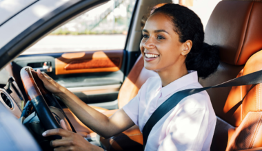 8 signs someone has a lot of money in the bank even if they drive a 10-year-old car