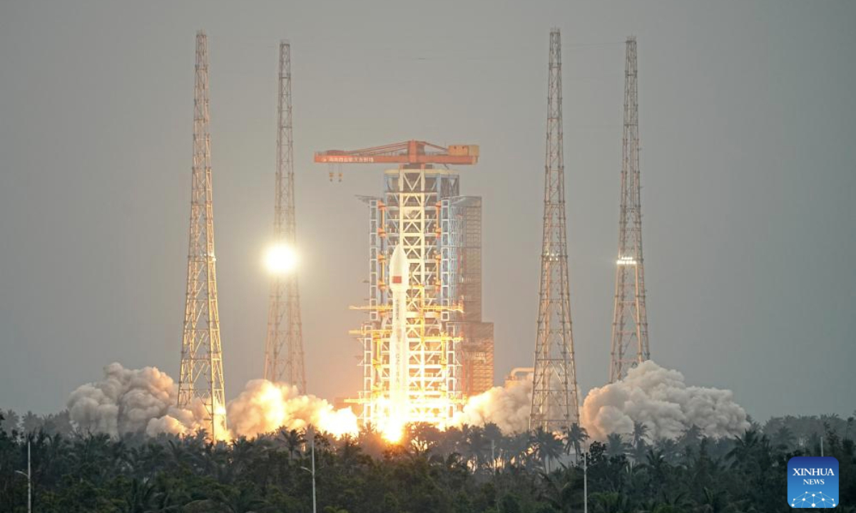 A Long March-8A carrier rocket carrying a group of internet satellites blasts off from the Hainan commercial spacecraft launch site in south China's Hainan Province, Dec. 26, 2025. (Photo by Liu Jianqiu/Xinhua)