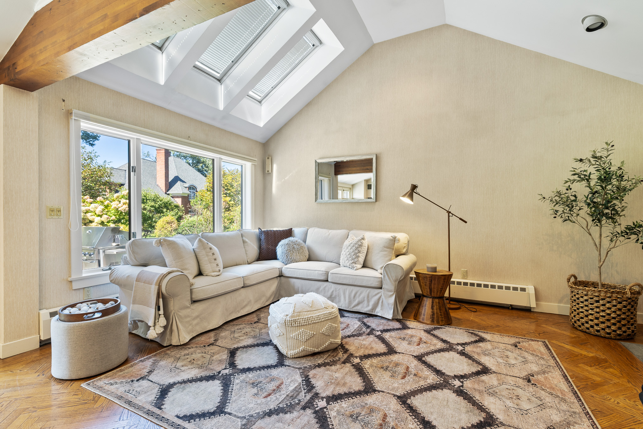 111 Bloomfield Avenue, West Hartford