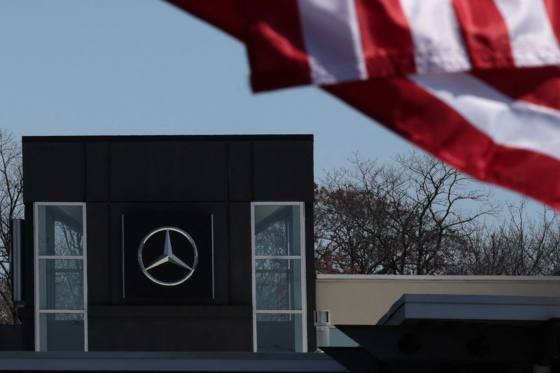 Mercedes agrees $150 million settlement with US states over diesel scandal