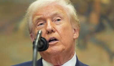 Holiday shopping budgets shrink by record amount in 2025: Gallup poll