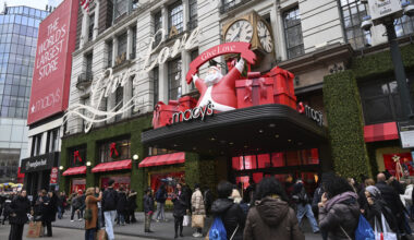 Economic fear dampens holiday cheer