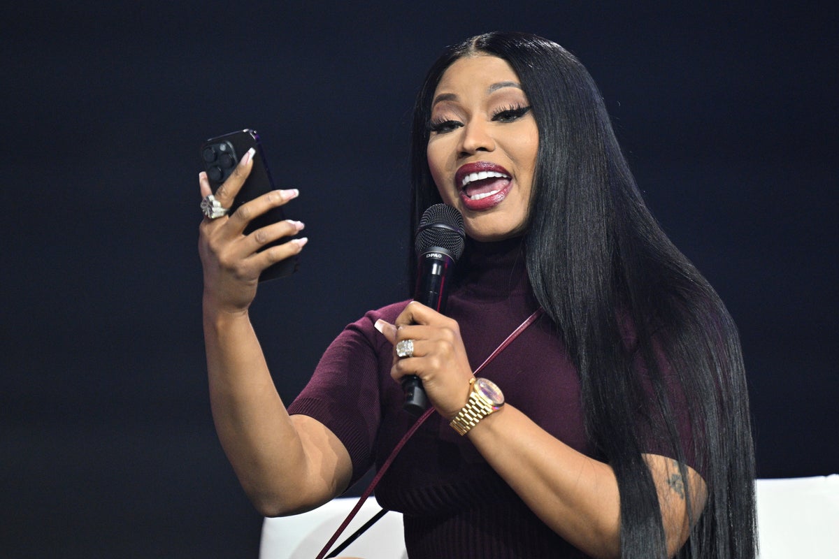 Nicki Minaj takes drastic social media action after backlash over support for Trump - The Independent