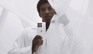 Global Blog | Motorola debuts exclusive special edition Pantone Color of the Year 2026 motorola edge 70, embellished with crystals by Swarovski