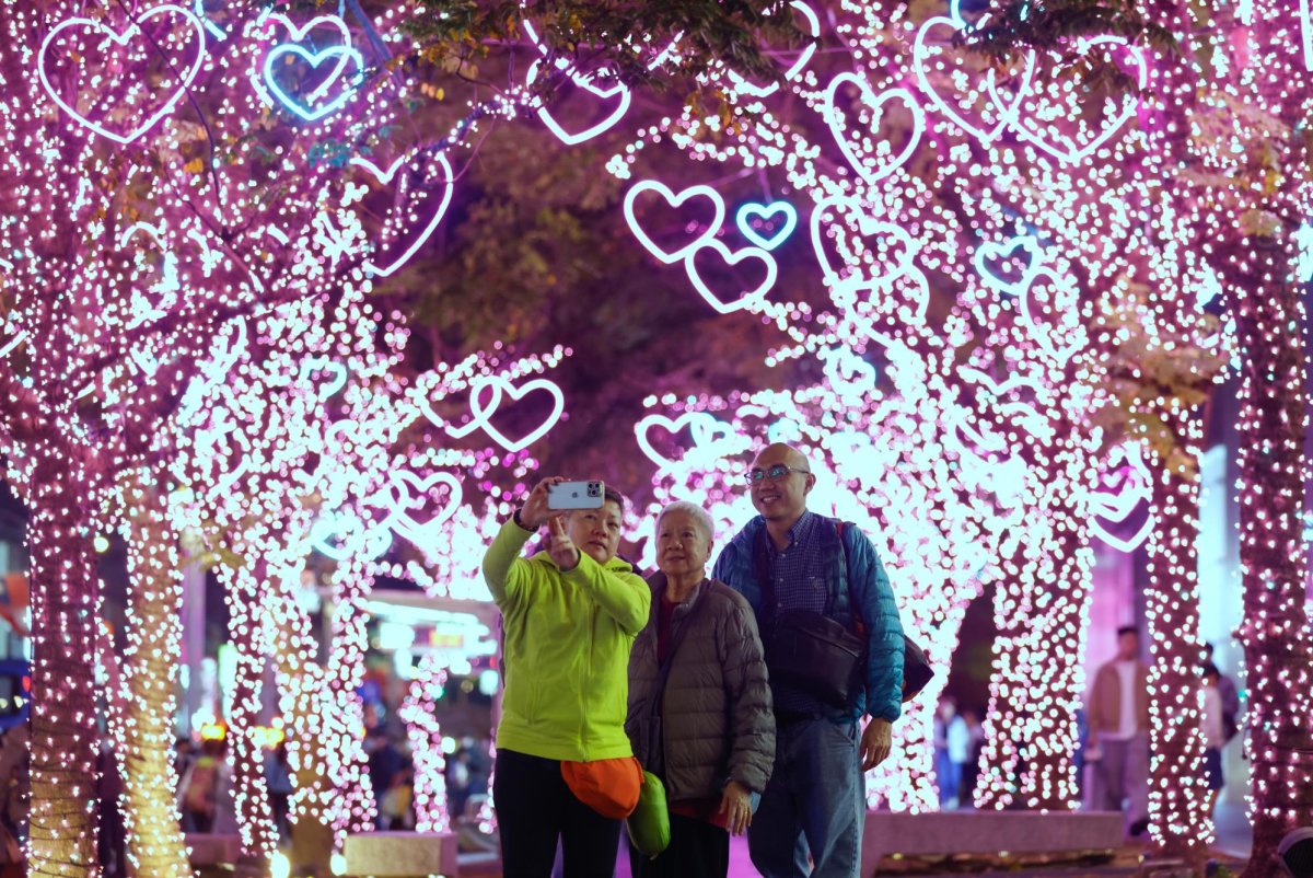 China sanctions U.S. companies in retaliation for arms sale to Taiwan