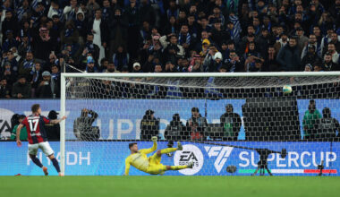 RIYADH, SAUDI ARABIA - DECEMBER 19: Ciro Immobile of Bologna FC 1909 scores the winning penalty in the penalty shootout past Josep Martinez of Internazionale during the Supercoppa Italiana semifinal match between Bologna FC 1909 and FC Internazionale at King Saud University Stadium on December 19, 2025 in Riyadh, Saudi Arabia. (Photo by Yasser Bakhsh/Getty Images)