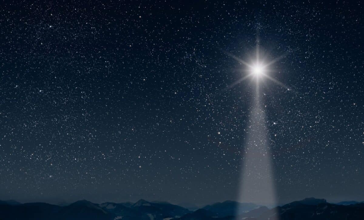 Get Ready To Watch The Night Sky Come Alive Star Of Bethlehem And Solstice Meteors Are Here!