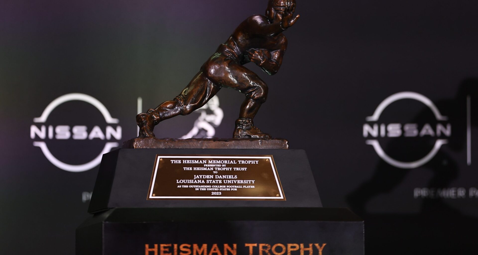 Biggest Heisman Trophy Snubs: Manning, Fitzgerald, McCaffrey And More