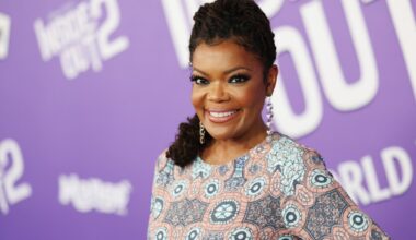 Yvette Nicole Brown Puts CNN Chevy Chase Doc on Blast