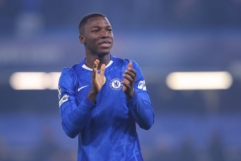 Chelsea midfielder Moises Caicedo clapping