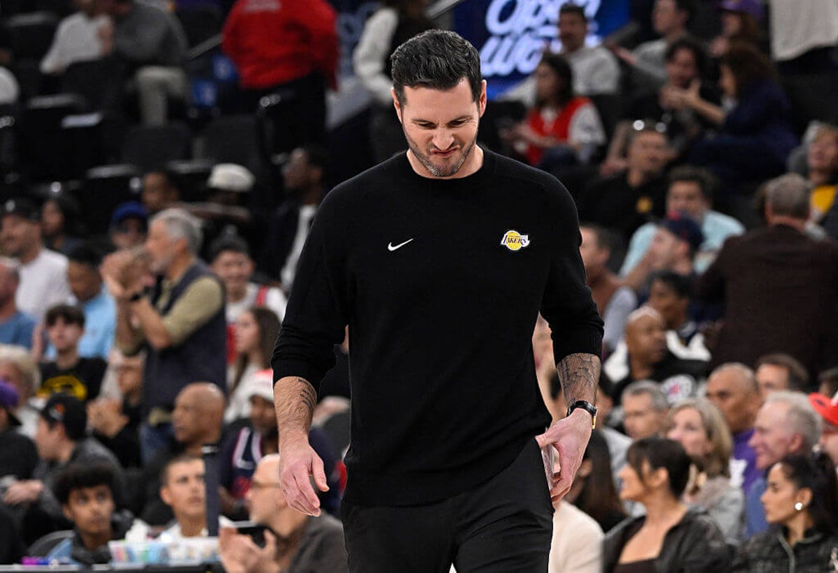 JJ Redick, Lakers players frustrated by officiating in loss to Clippers