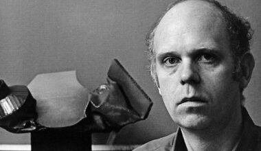 Yale Relocates Claes Oldenburg 'Lipstick' Sculpture after Vandalism