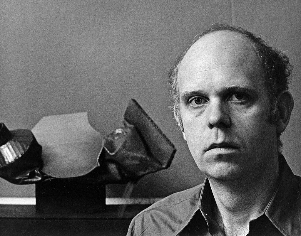 Yale Relocates Claes Oldenburg 'Lipstick' Sculpture after Vandalism