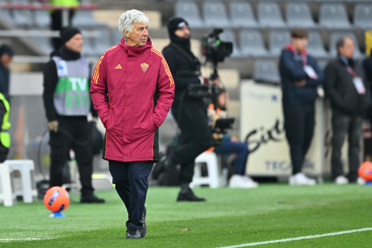 CREMONA, ITALY - NOVEMBER 23: Coach Gian Piero Gasperini reacts during the Serie A match between US Cremonese and AS Roma at Stadio Giovanni Zini on November 23, 2025 in Cremona, Italy. (Photo by Marco M. Mantovani/Getty Images)