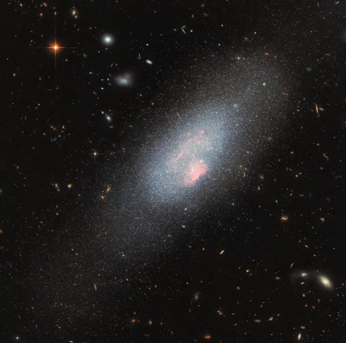 Hubble Markarian178 Potw2549a