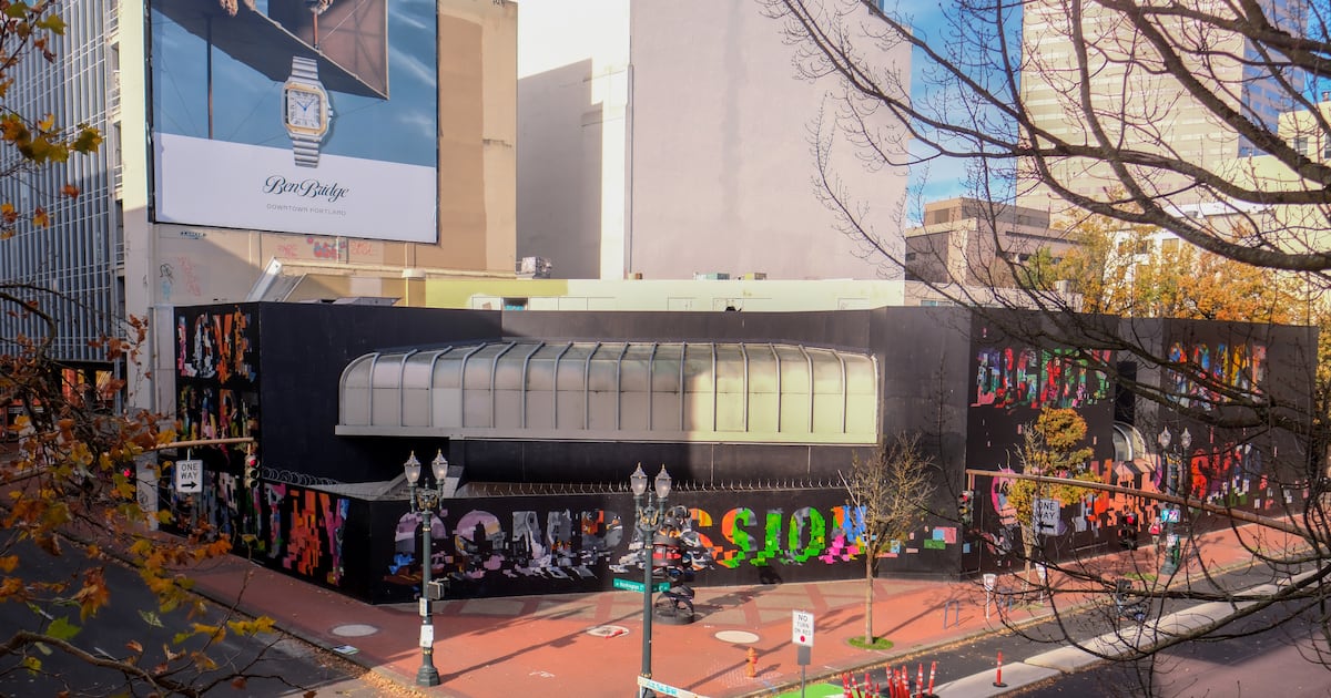 New Mural Painted on Downtown’s Washington Center