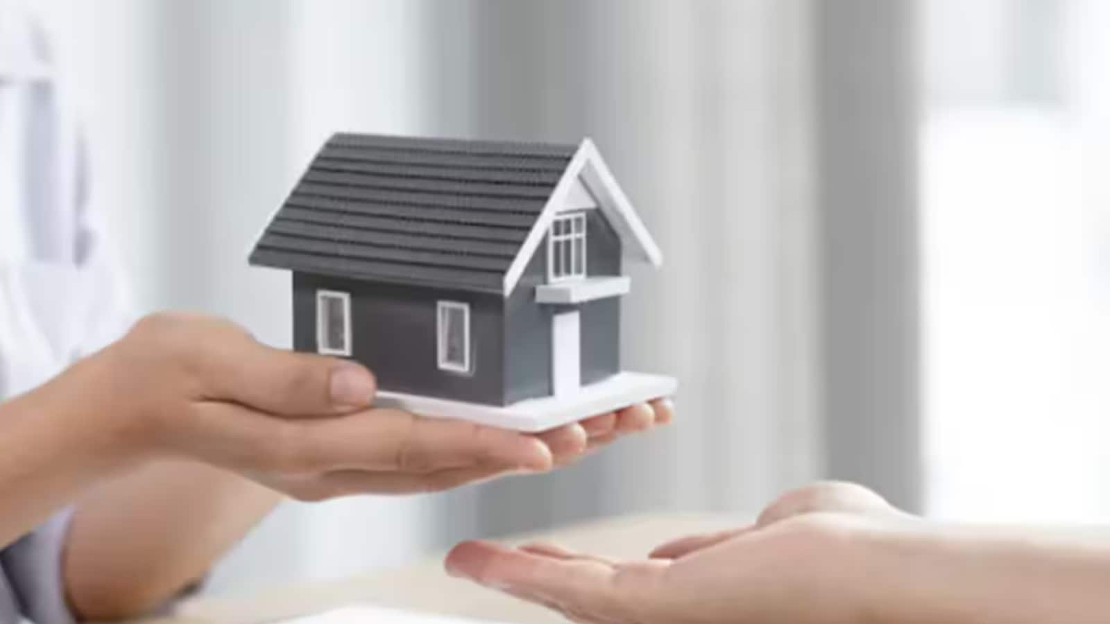 India constructs nearly 15 million new homes every year, yet most still follow designs that trap heat instead of deflecting it.