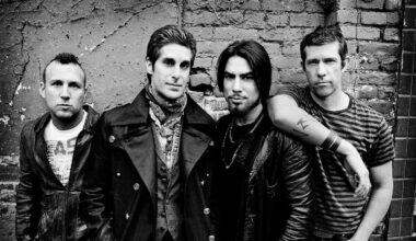 Jane's Addiction and Perry Farrell Reconcile But Confirm Band Is Broken Up
