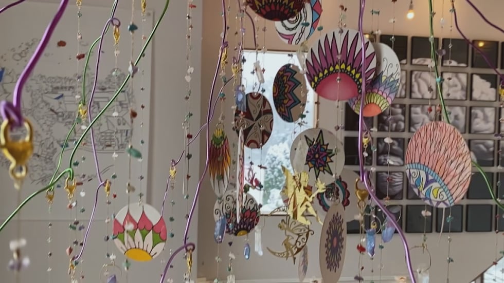 Jeffersontown couple shares huge collection of local art