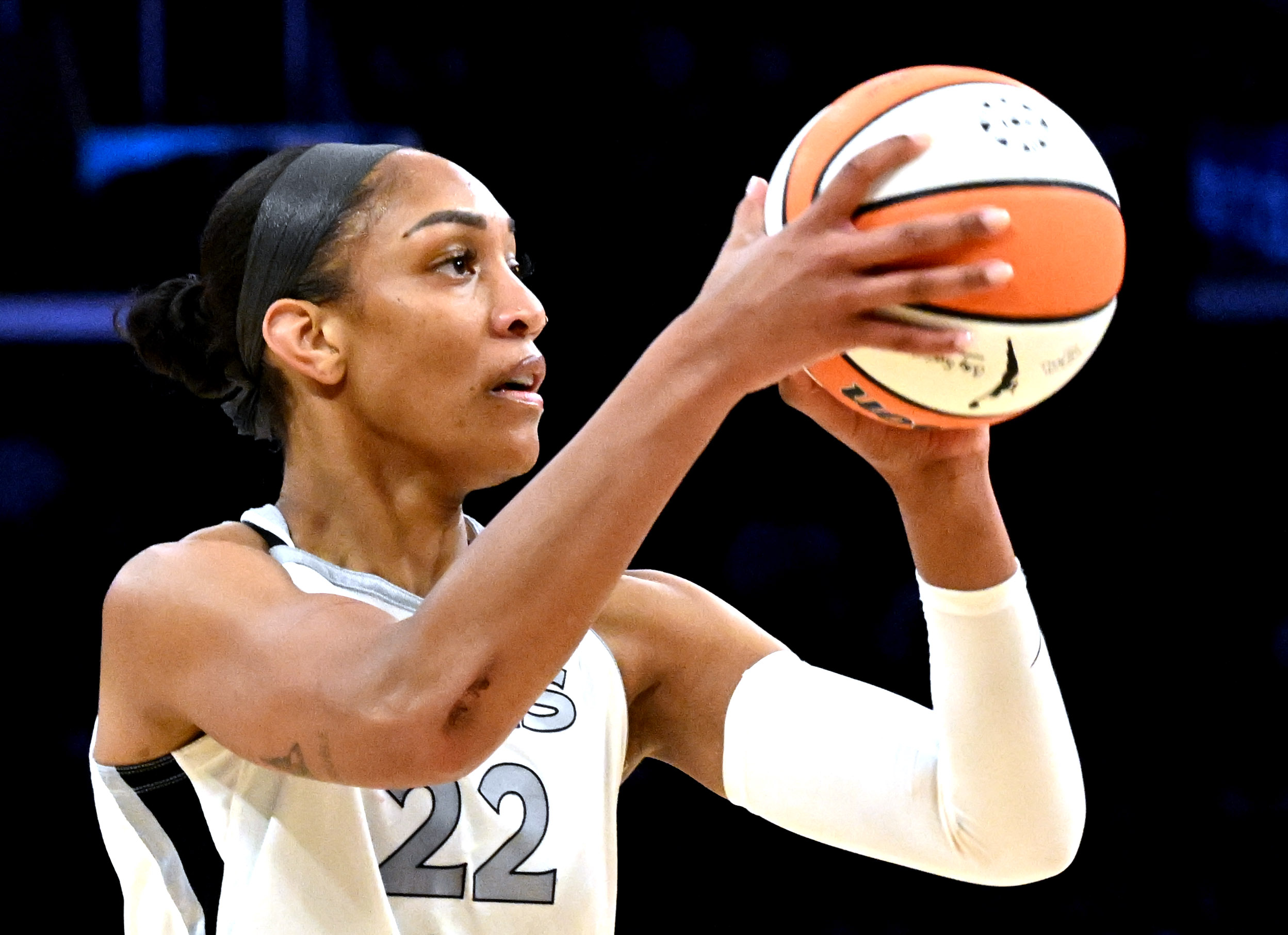 Las Vegas Aces center A’ja Wilson shoots during the second...