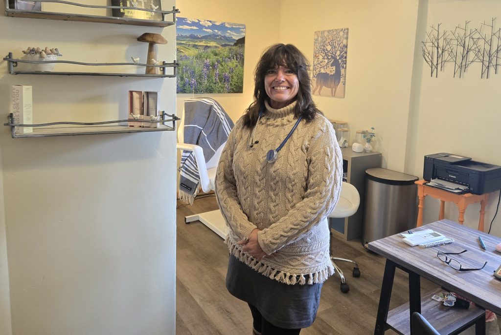 Family nurse practitioner offers membership health care services