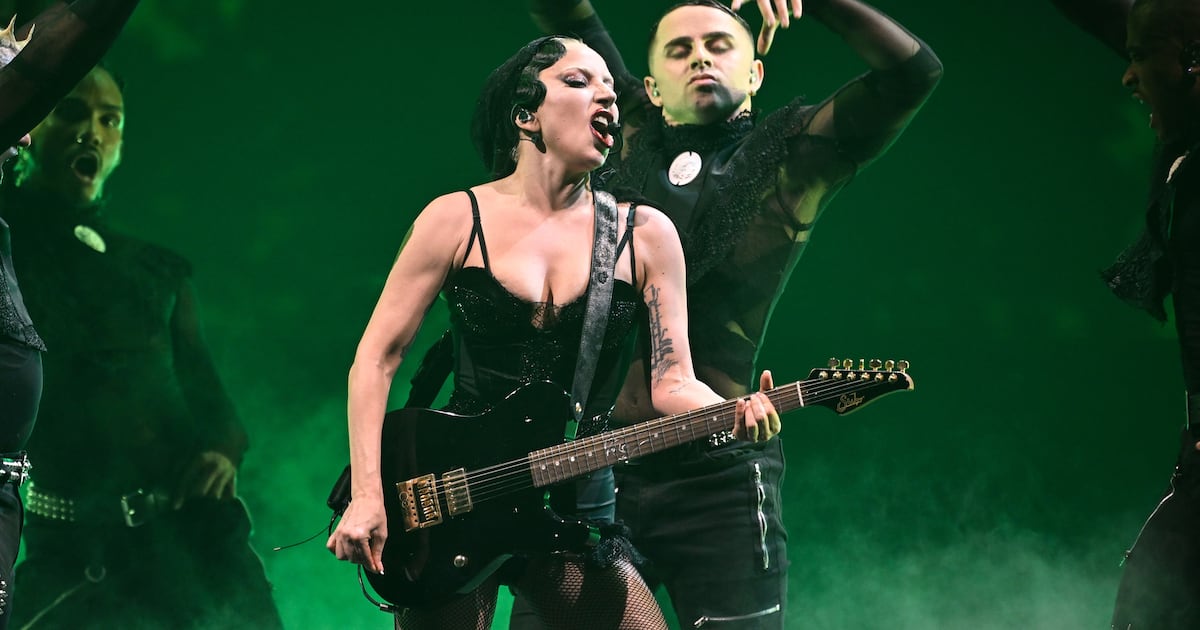 Wild Brawl Breaks Out in Whole Foods’ Baked Goods Aisle - The Daily Beast